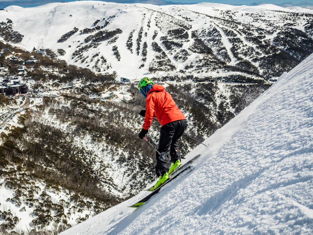 Practicing some jump turns (Photo: Guillaume
Stanguennec)