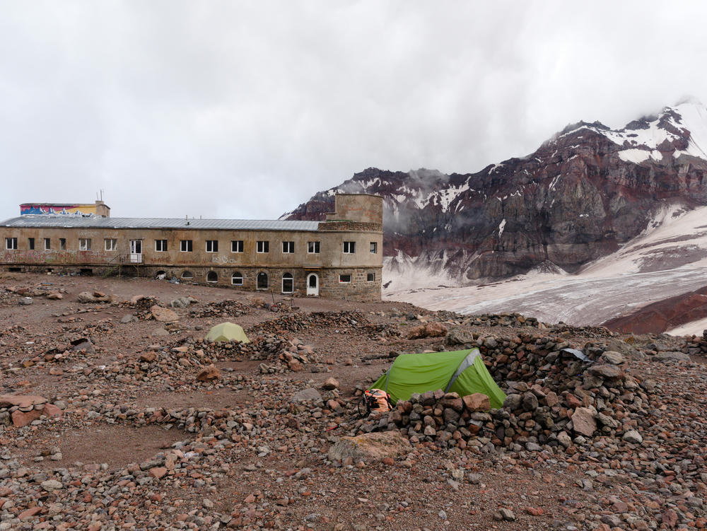 Meteostation hut, normally super crowded